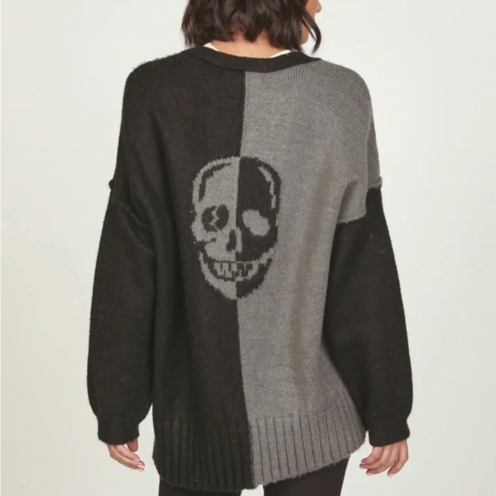 Vintage Havana Black and Gray Skull Sweater
